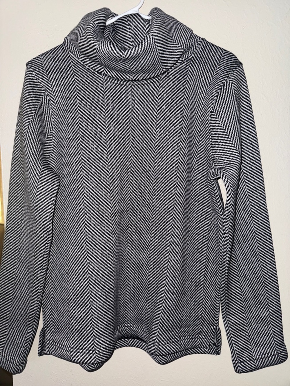 J Crew Black & White Herringbone Turtleneck Sweater Sz M